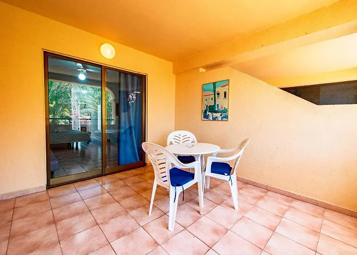 Cristianos Castle Harbour 451 *